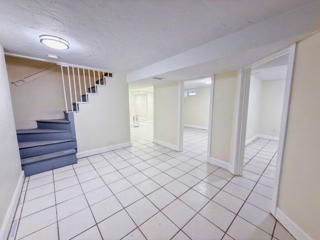 32 Turnpike St, North Andover, MA 01845