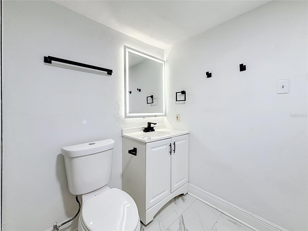 Image 15 of property listing at 8414 N 20TH STREET, Tampa, FL 33604