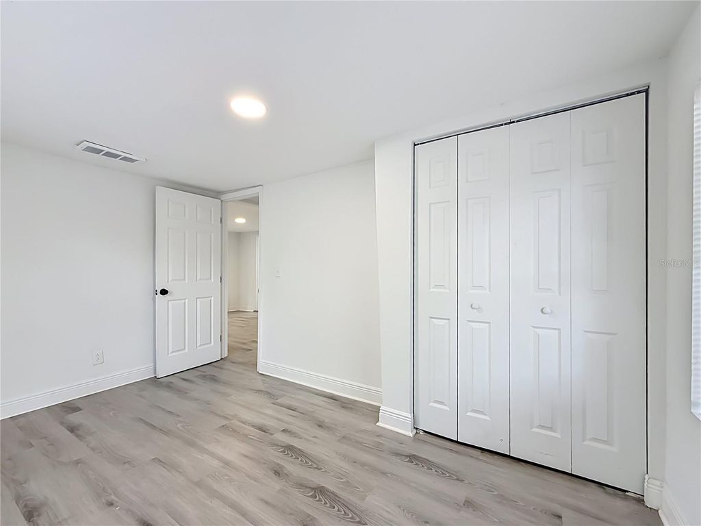 Image 20 of property listing at 8414 N 20TH STREET, Tampa, FL 33604