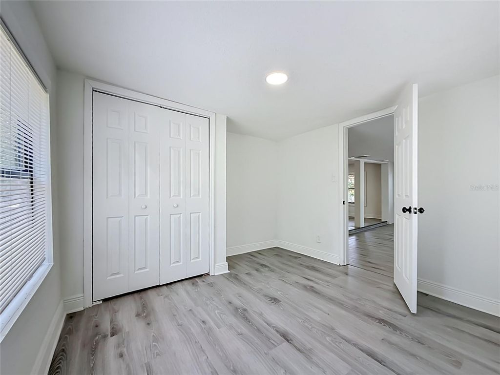 Image 10 of property listing at 8414 N 20TH STREET, Tampa, FL 33604