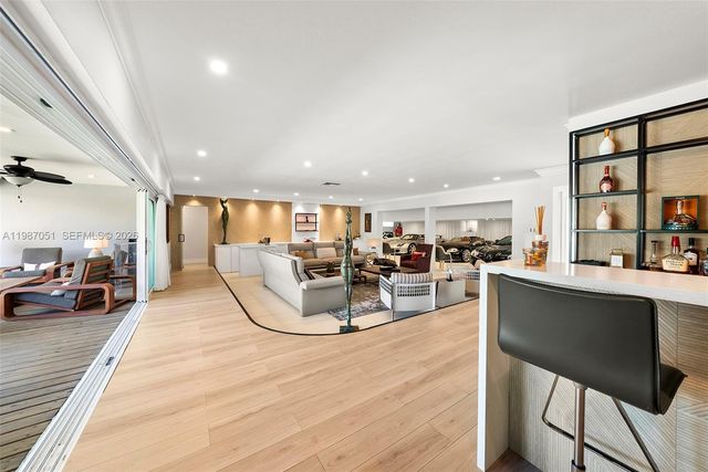 424 Alamanda Dr, Hallandale Beach, FL 33009