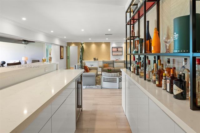 424 Alamanda Dr, Hallandale Beach, FL 33009