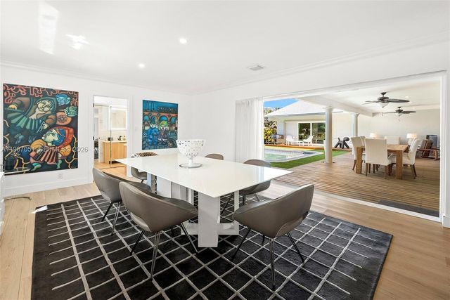 424 Alamanda Dr, Hallandale Beach, FL 33009