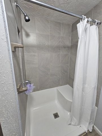 606 W Main Street, Marshall, MN 56258