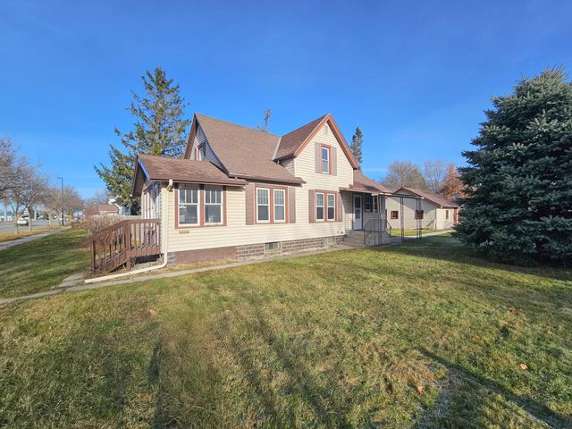 606 W Main Street, Marshall, MN 56258