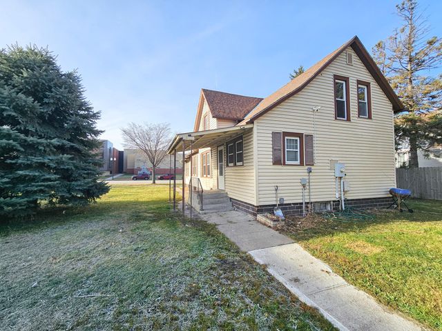 606 W Main Street, Marshall, MN 56258