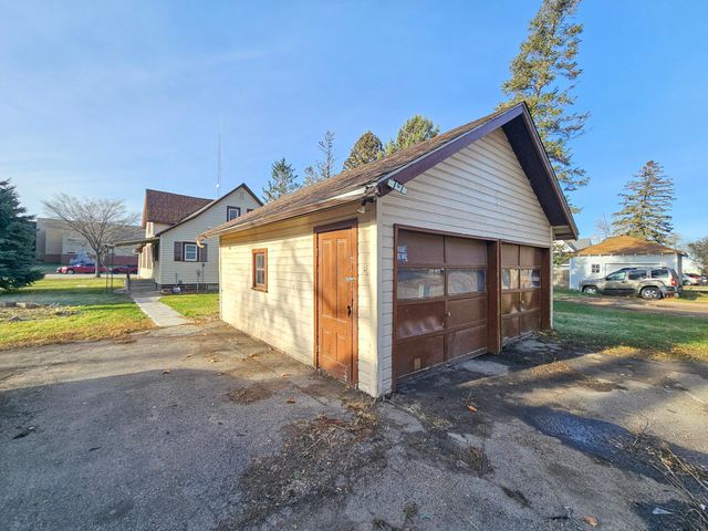 606 W Main Street, Marshall, MN 56258
