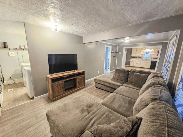 606 W Main Street, Marshall, MN 56258