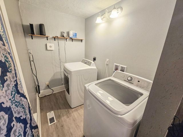 606 W Main Street, Marshall, MN 56258