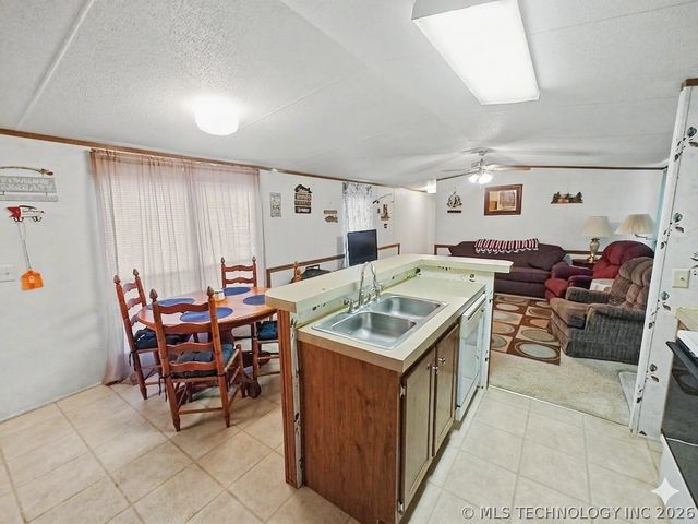 35999 S Arrowhead Drive, Park Hill, OK 74451