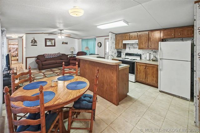 35999 S Arrowhead Drive, Park Hill, OK 74451