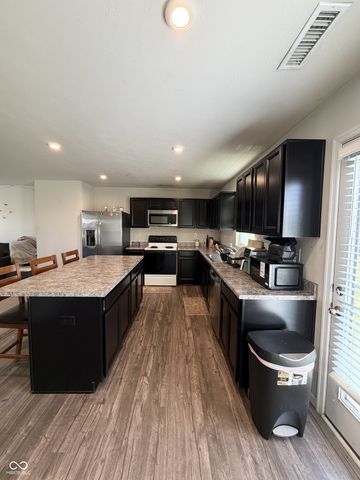 2637 Spurlock Lane, Greenwood, IN 46143