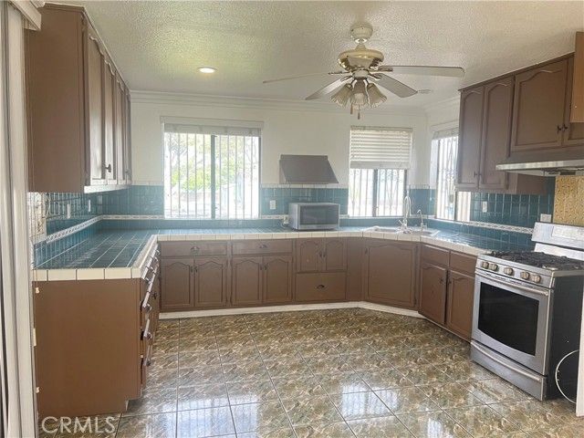 10946 Michael Hunt, South El Monte, CA 91733