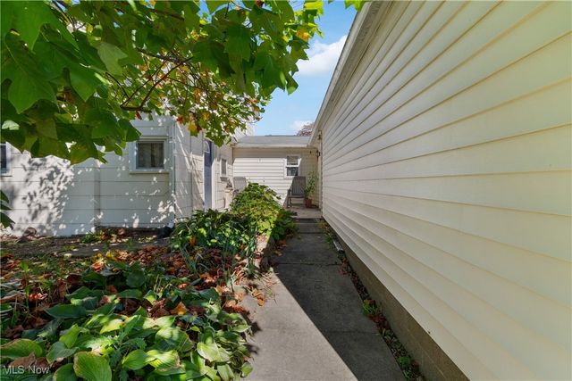 6960 Middlebranch Avenue, North Canton, OH 44721