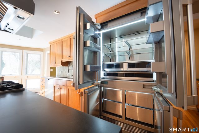 160 Rock Rimmon Road, Stamford, CT 06903