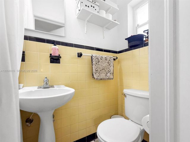 4401 SW 16th St, Miami, FL 33134