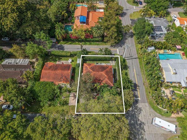 4401 SW 16th St, Miami, FL 33134