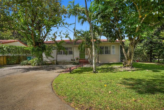 4401 SW 16th St, Miami, FL 33134