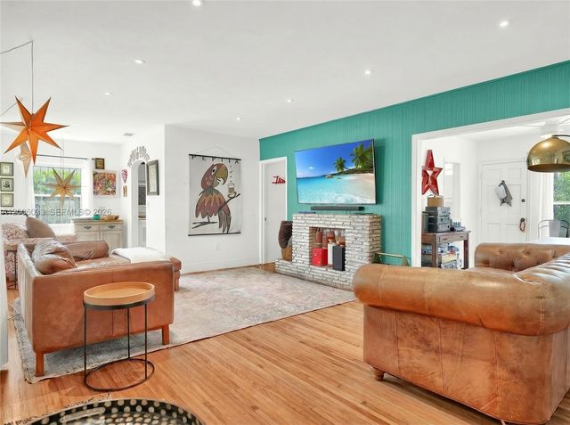 4401 SW 16th St, Miami, FL 33134