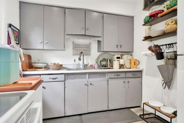 4401 SW 16th St, Miami, FL 33134