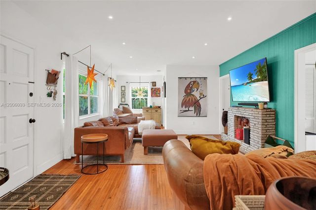 4401 SW 16th St, Miami, FL 33134