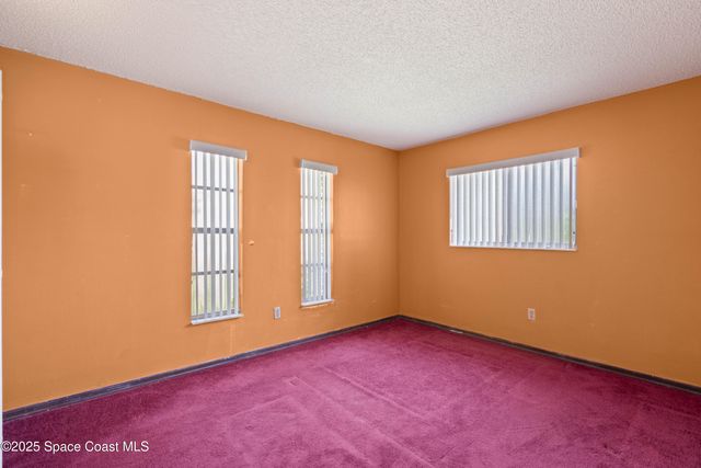 533 Castana Avenue SE, Palm Bay, FL 32909