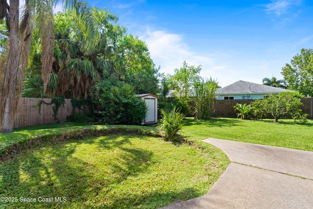 533 Castana Avenue SE, Palm Bay, FL 32909