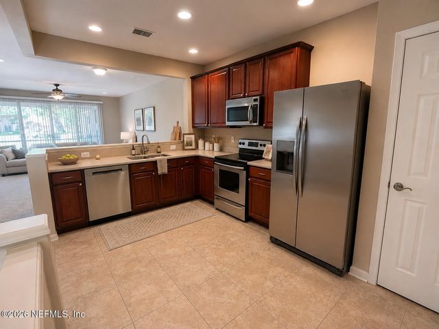 11292 CAMPFIELD Circle, Jacksonville, FL 32256