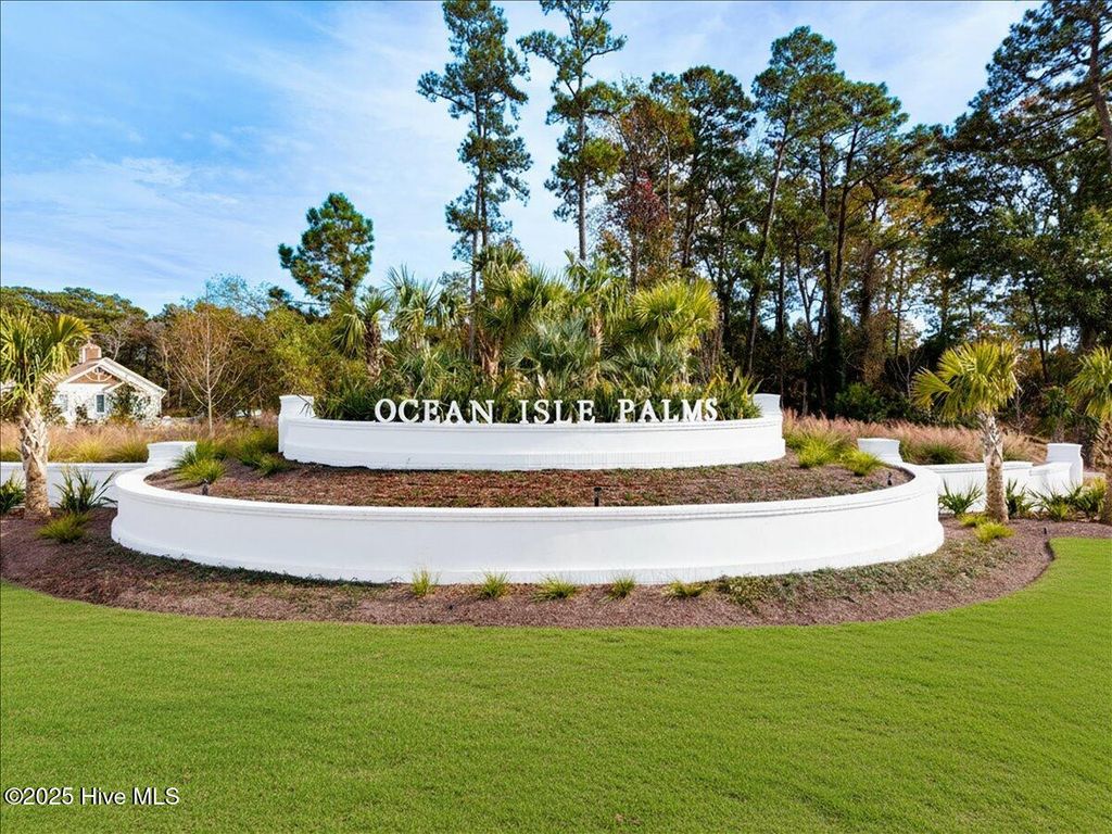 1528 St Vincent Drive SW, Shallotte, NC 28470