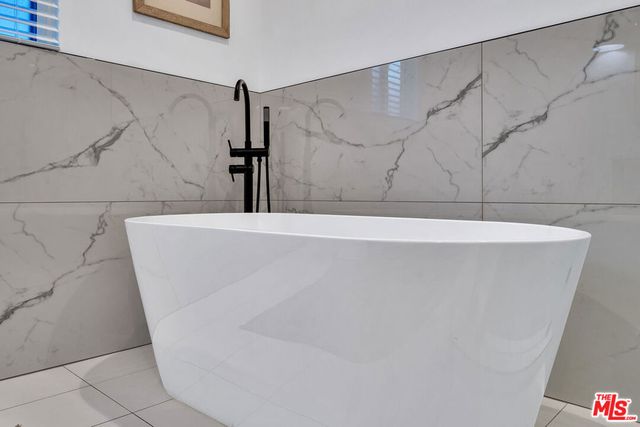 7832 Croydon Avenue, Los Angeles, CA 90045