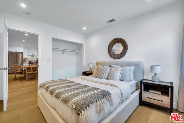 7832 Croydon Avenue, Los Angeles, CA 90045