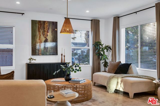 7832 Croydon Avenue, Los Angeles, CA 90045