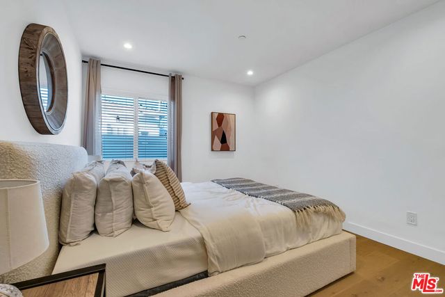 7832 Croydon Avenue, Los Angeles, CA 90045