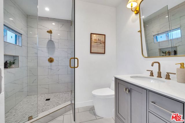 7832 Croydon Avenue, Los Angeles, CA 90045