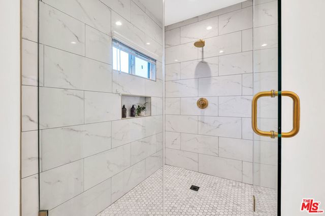 7832 Croydon Avenue, Los Angeles, CA 90045