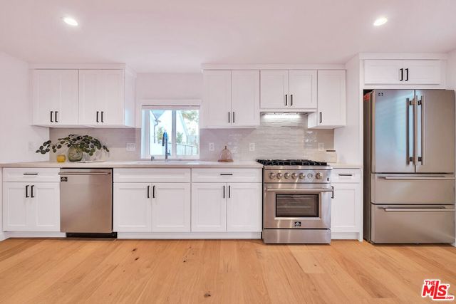 7832 Croydon Avenue, Los Angeles, CA 90045