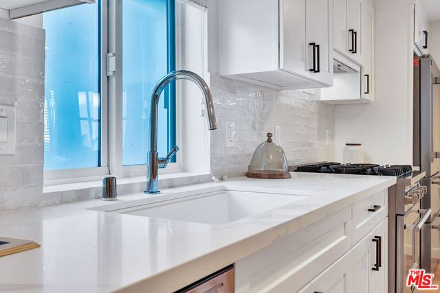 7832 Croydon Avenue, Los Angeles, CA 90045