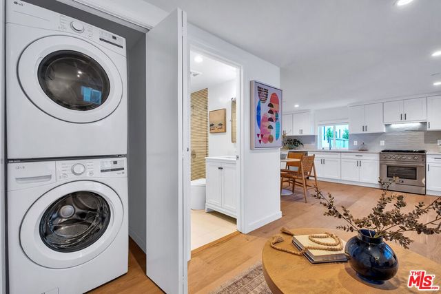 7832 Croydon Avenue, Los Angeles, CA 90045