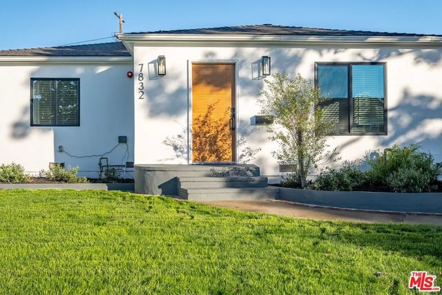 7832 Croydon Avenue, Los Angeles, CA 90045