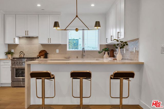 7832 Croydon Avenue, Los Angeles, CA 90045