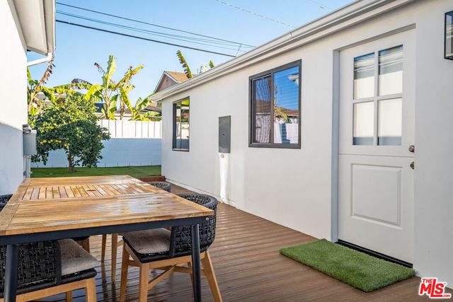 7832 Croydon Avenue, Los Angeles, CA 90045