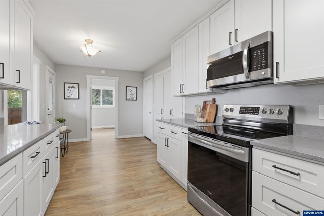 2239 Steiwer Rd, Jefferson, OR 97352