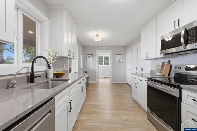 2239 Steiwer Rd, Jefferson, OR 97352