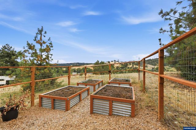 2239 Steiwer Rd, Jefferson, OR 97352