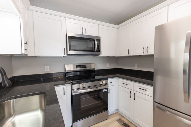 2932 Midland Rd, Shelbyville, TN 37160