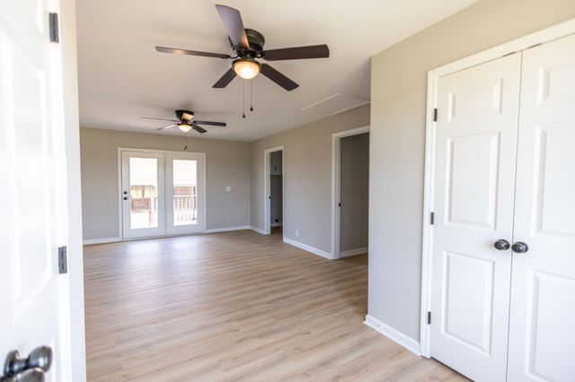 2932 Midland Rd, Shelbyville, TN 37160