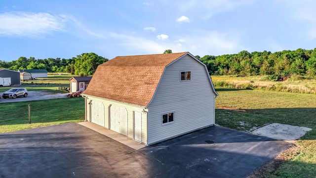 2932 Midland Rd, Shelbyville, TN 37160