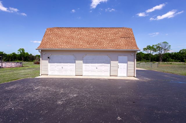 2932 Midland Rd, Shelbyville, TN 37160
