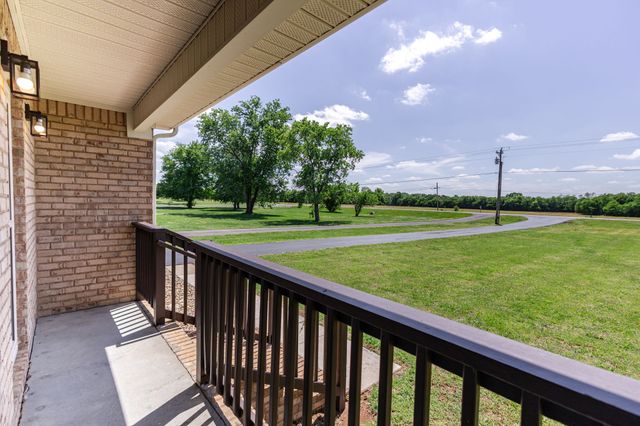 2932 Midland Rd, Shelbyville, TN 37160