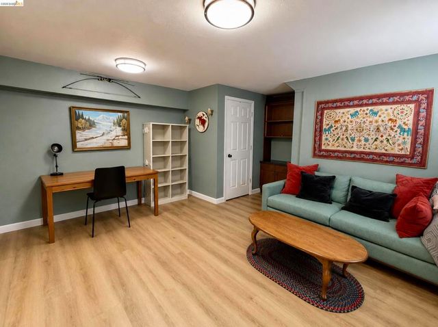 1251 Macarthur Blvd, Oakland, CA 94610